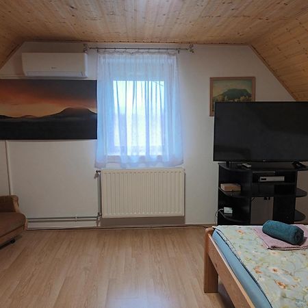 Keknefelejcs Vendeghaz Apartment Tapolca Ngoại thất bức ảnh